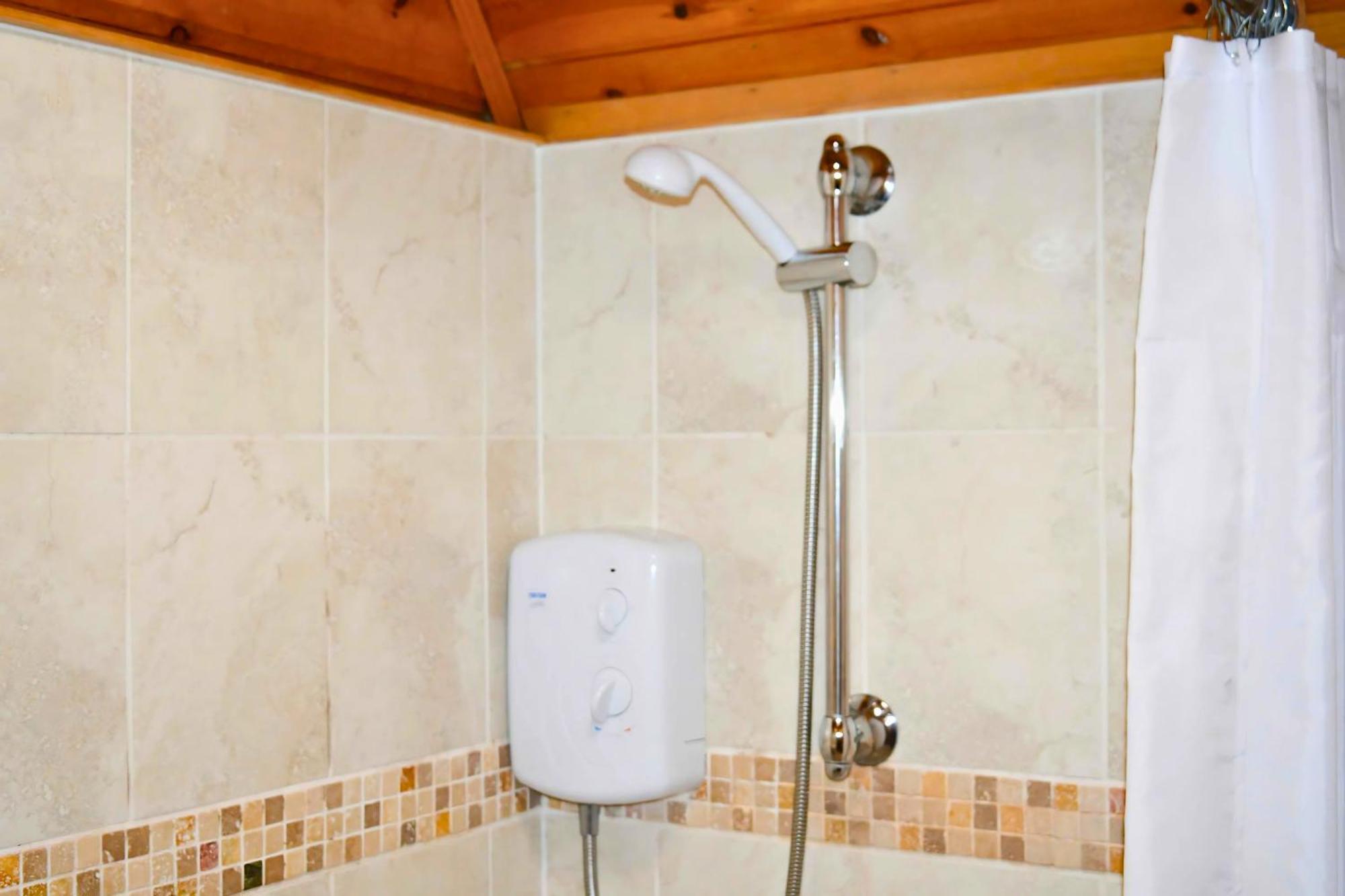 Peaceful Cowslip Lodge - Finlake Spa Resort In Devon Chudleigh Extérieur photo