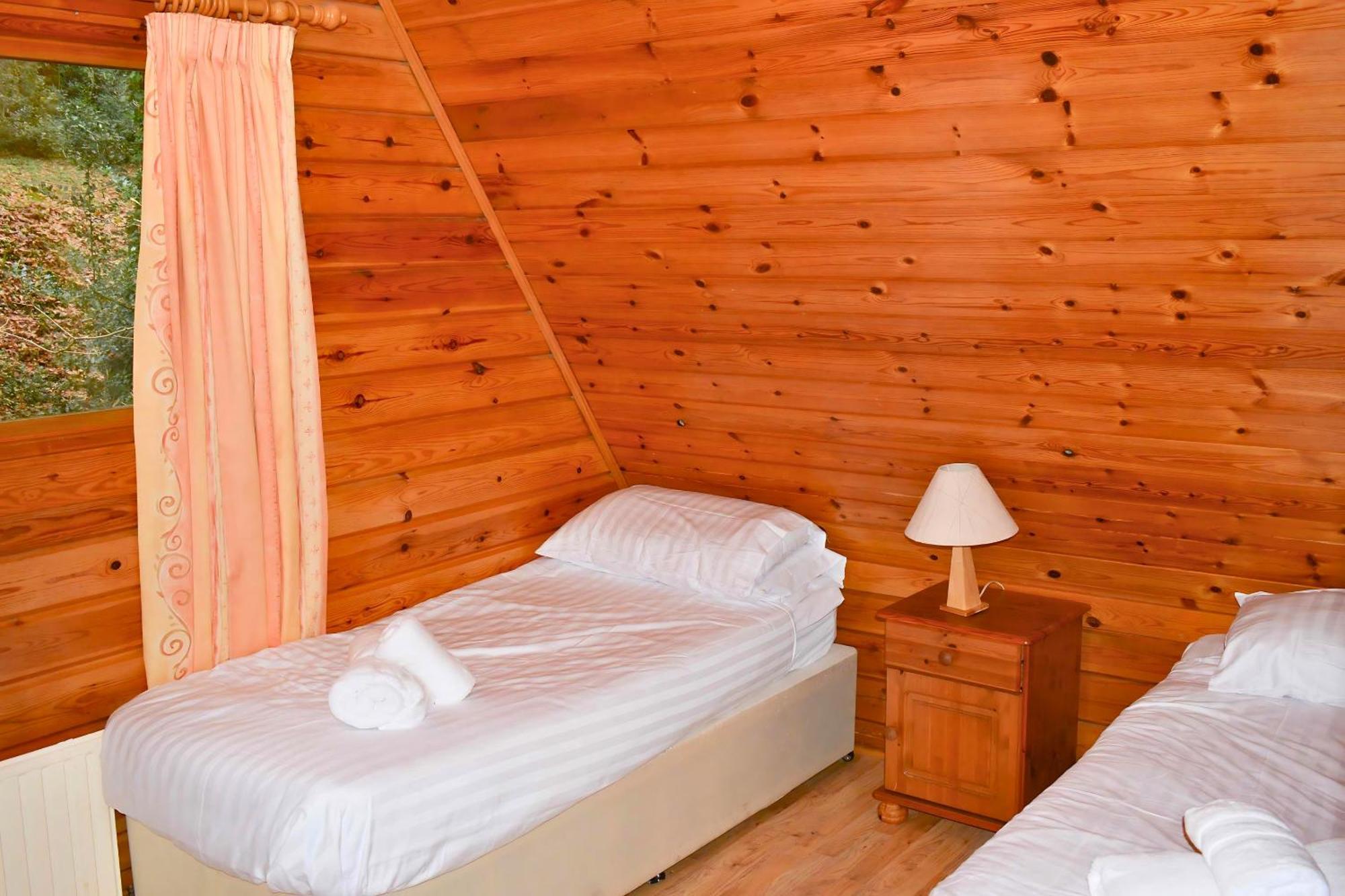Peaceful Cowslip Lodge - Finlake Spa Resort In Devon Chudleigh Extérieur photo
